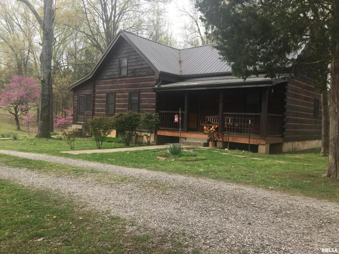 830 Old Town Rd., Stonefort, IL 62987