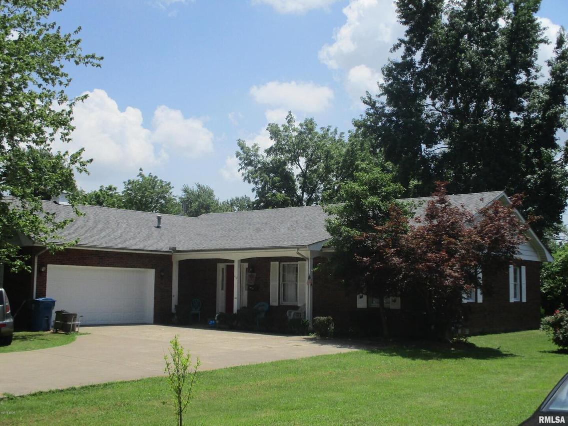 410 W 6th St., Benton, IL 62812