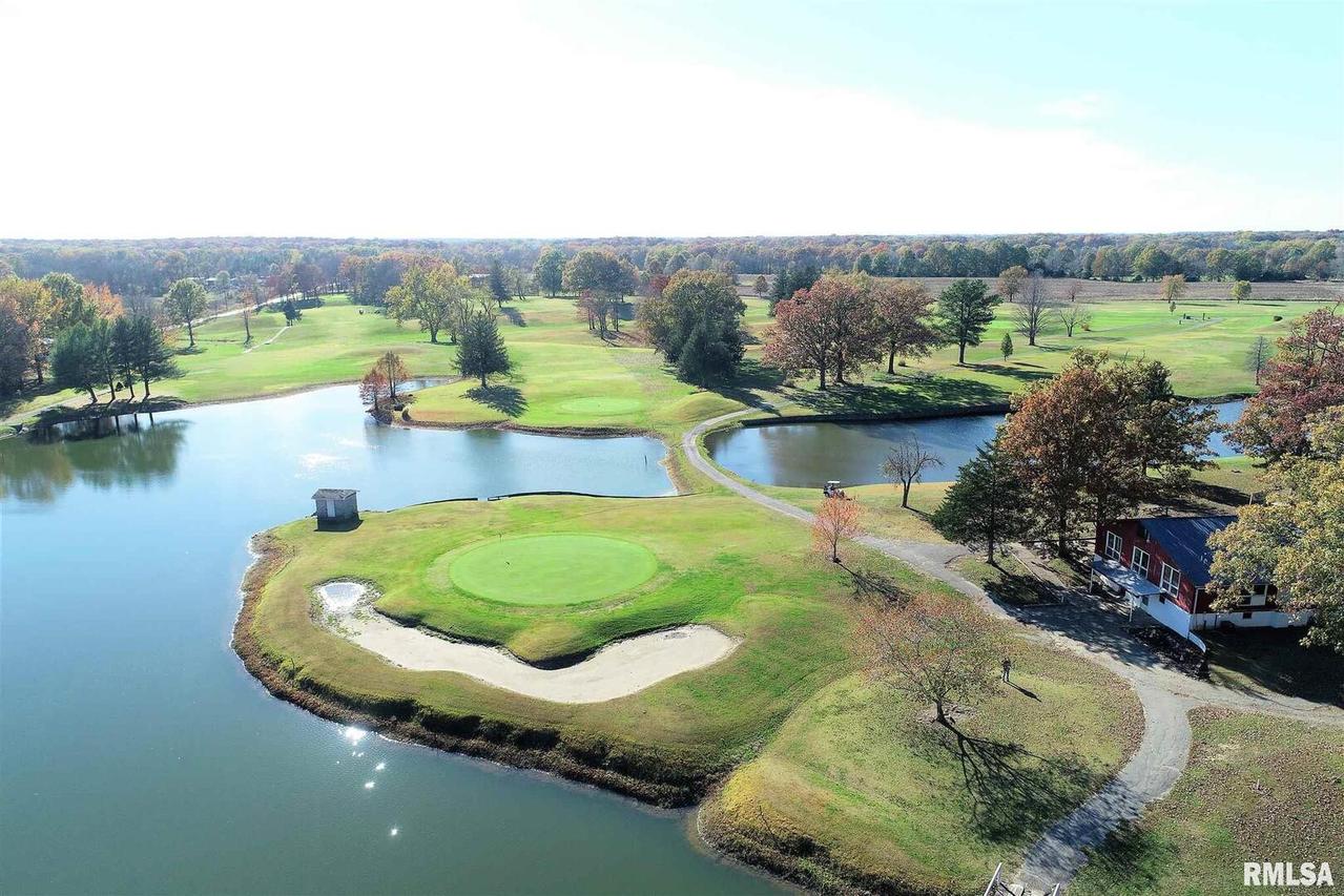 121 R Golf Course Rd., Flora, IL 62839
