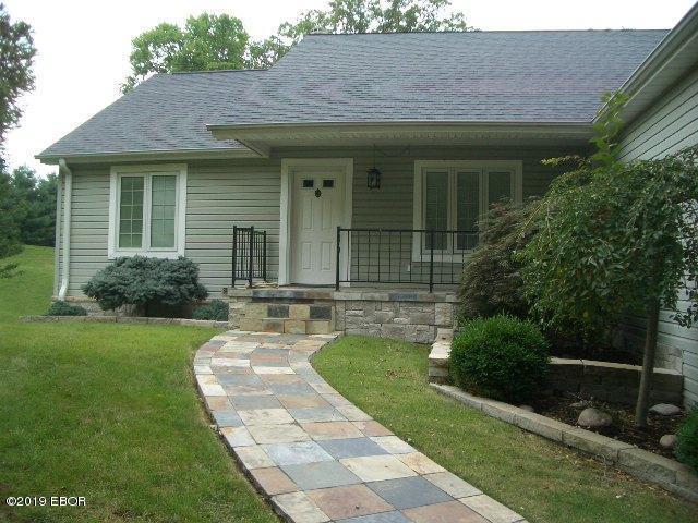 2 Greenbriar Ln., Chester, IL 62233