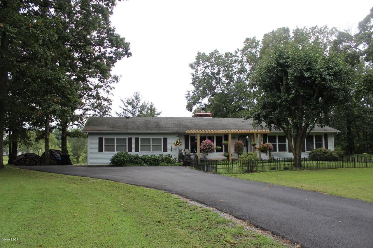 21044 Shawneetown Rd., Thompsonville, IL 62890