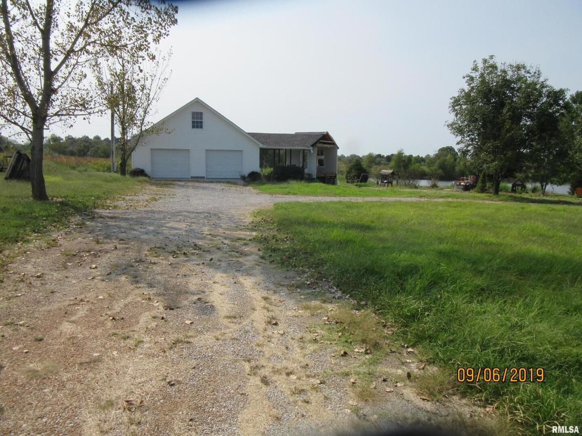 6889 Walnut Ridge Rd., Grantsburg, IL 62943