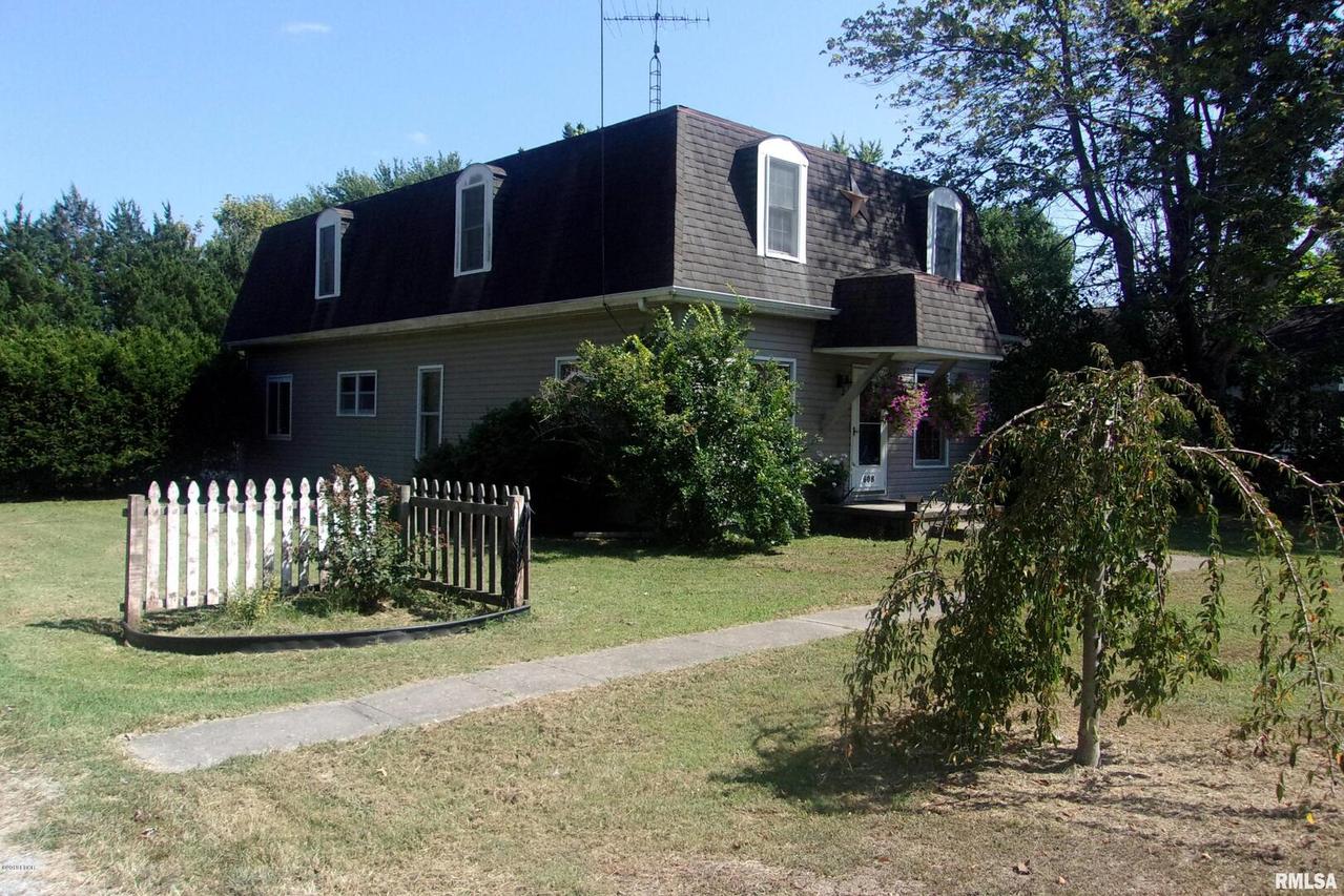 608 N Broadway St., Sesser, IL 62884