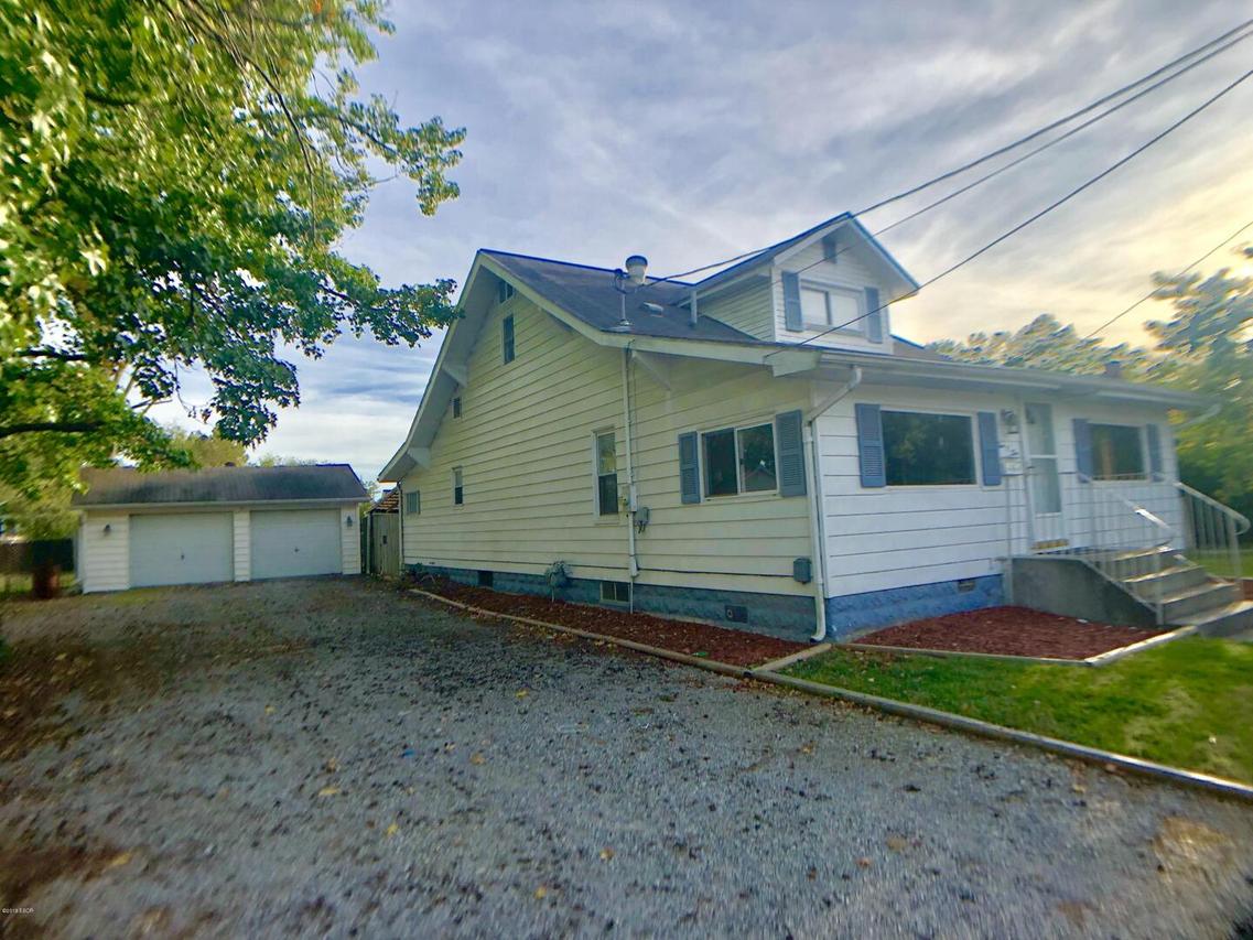 504 E Smith St., Benton, IL 62812