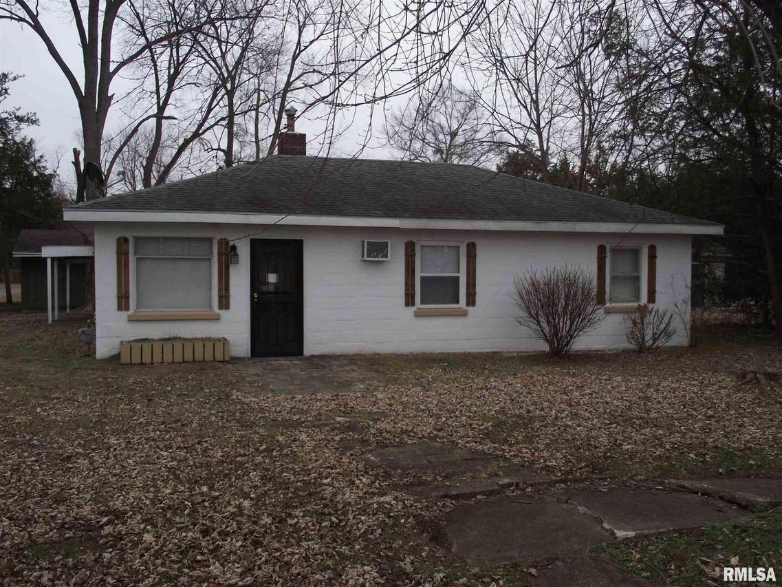 612 N Broadway, Sesser, IL 62884