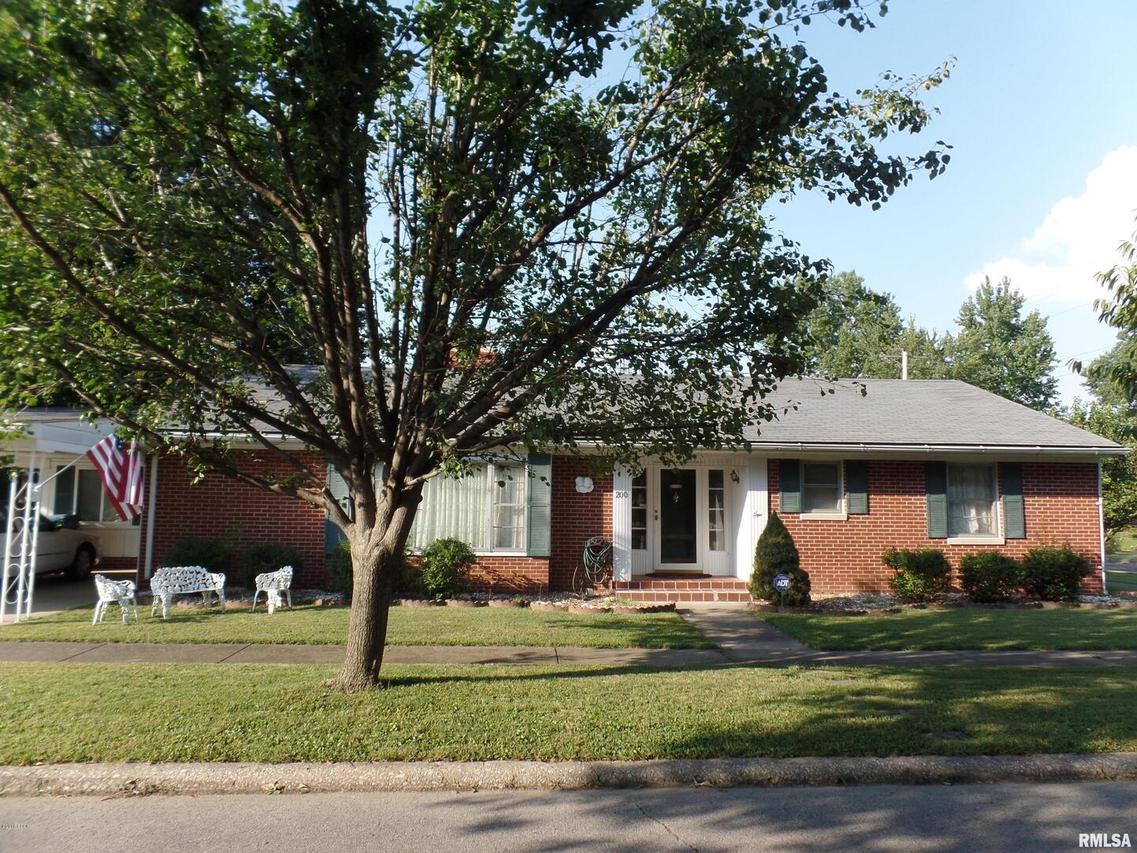 200 W Logan St., Harrisburg, IL 62946