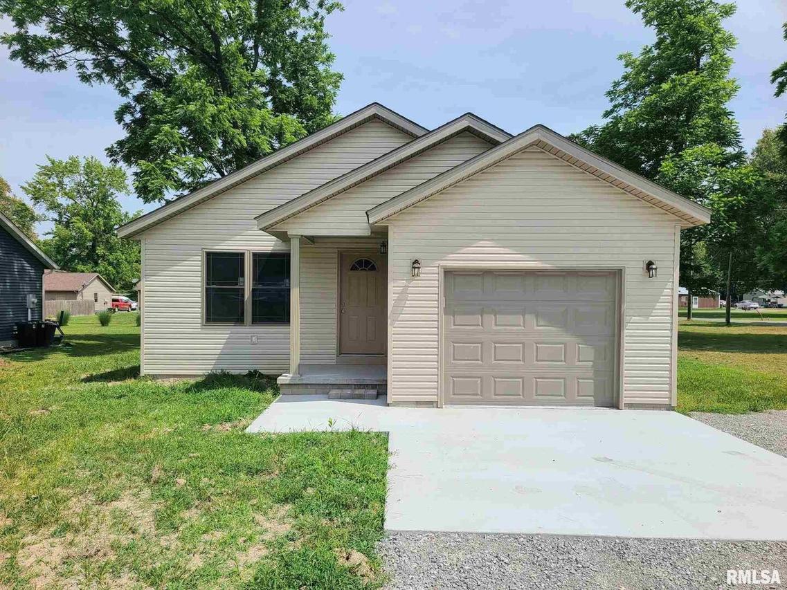 1805 W Adams St., Herrin, IL 62918
