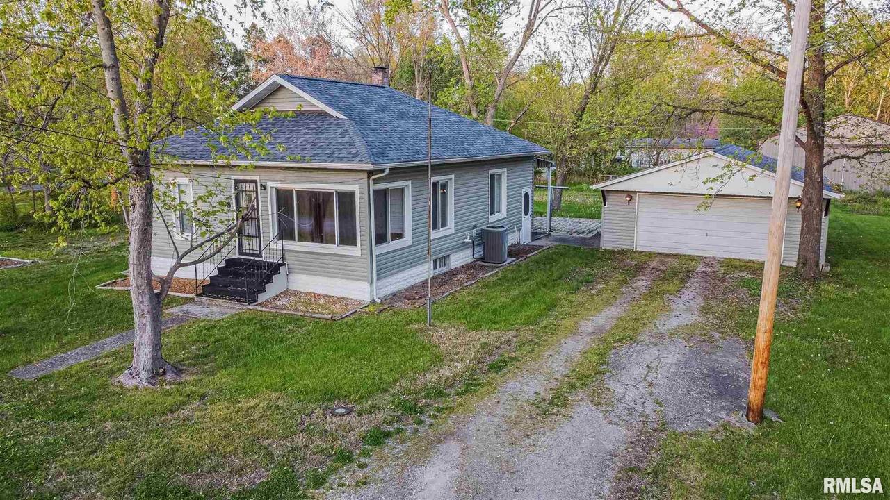 408 N Goldheimer St., Benton, IL 62812