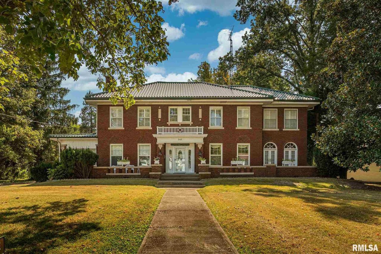 345 E Main St., Duquoin, IL 62832