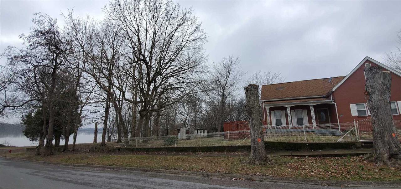 158 S Locust St., Elizabethtown, IL 62931