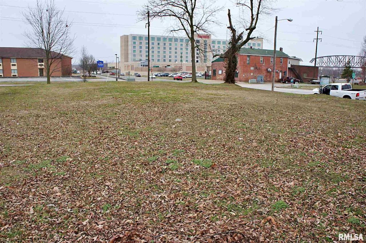 202 Metropolis St., Metropolis, IL 62960