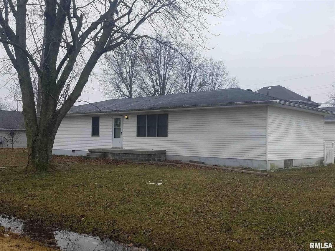 381 N 3rd St., Ashley, IL 62808