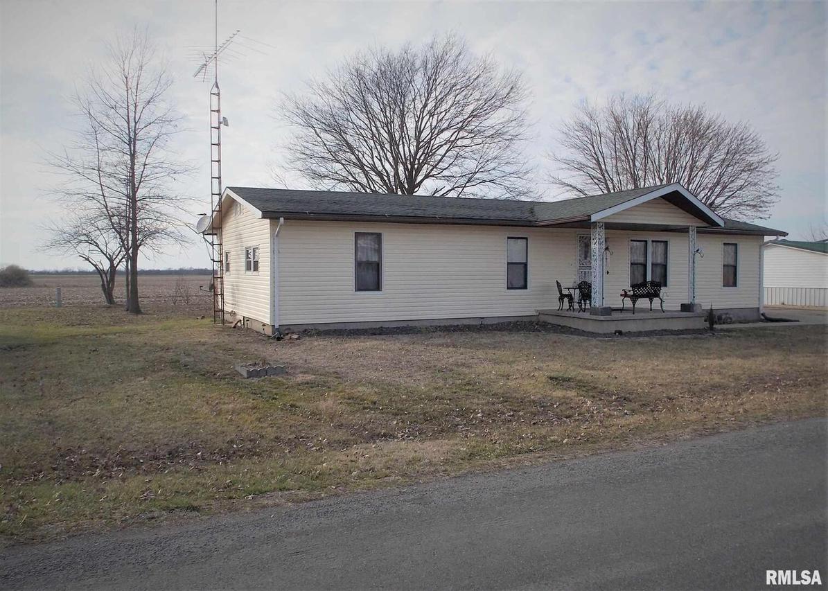 119 Lyle Dr., Hoffman, IL 62250