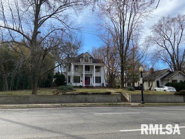 605 W Walnut St., Carbondale, IL 62901