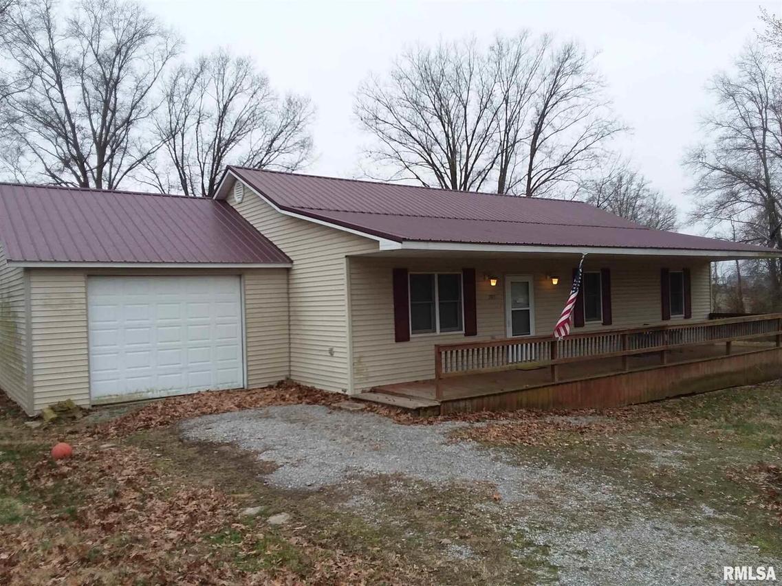 205 Daniel Dr., Galatia, IL 62935