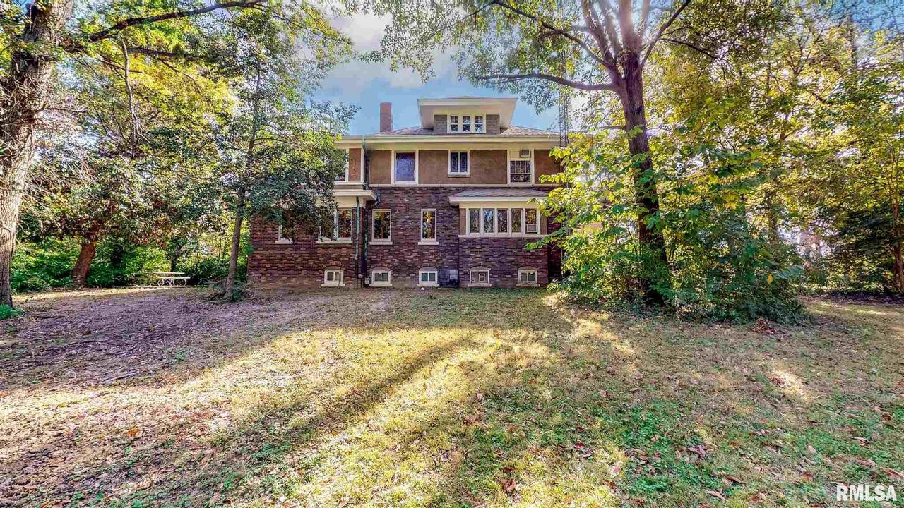 218 N Mcleansboro St., Benton, IL 62812