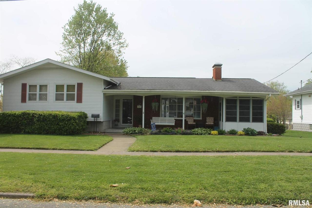 2107 Dewey St., Murphysboro, IL 62966