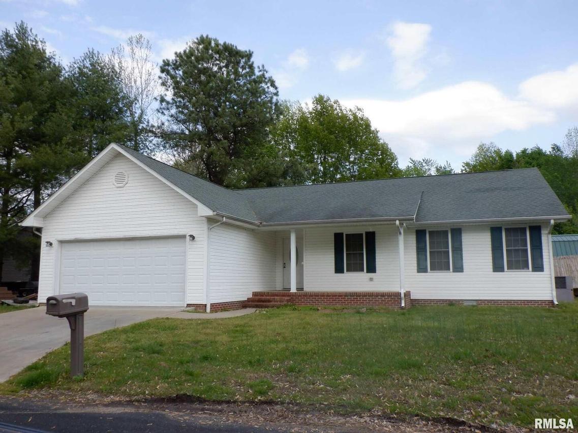 16 Woodhaven Dr., Metropolis, IL 62960