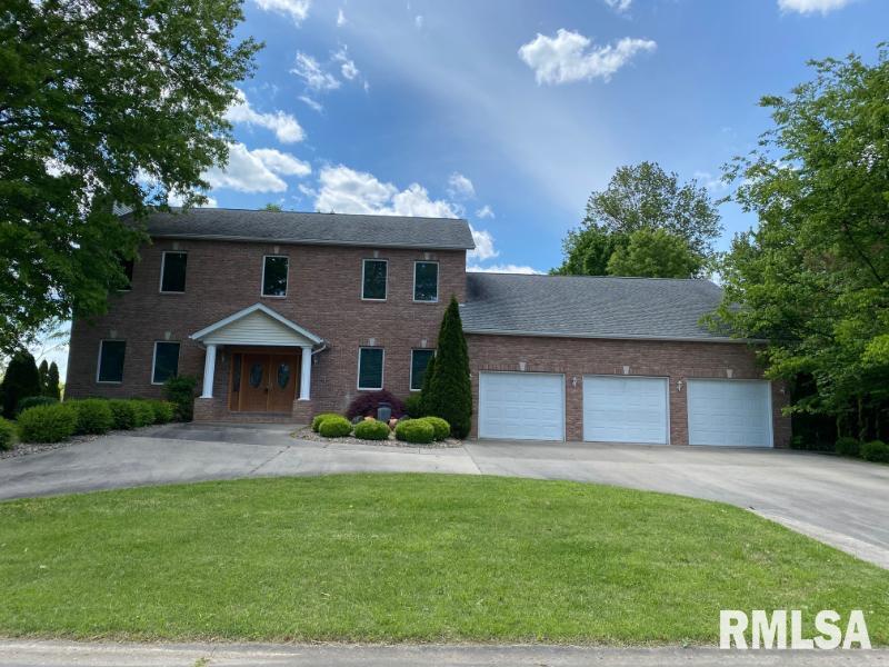 502 E Deer Lake, Carbondale, IL 62901