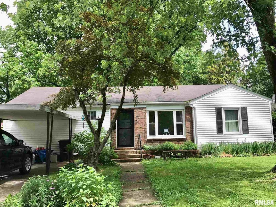 901 S Johnson Ave., Carbondale, IL 62901