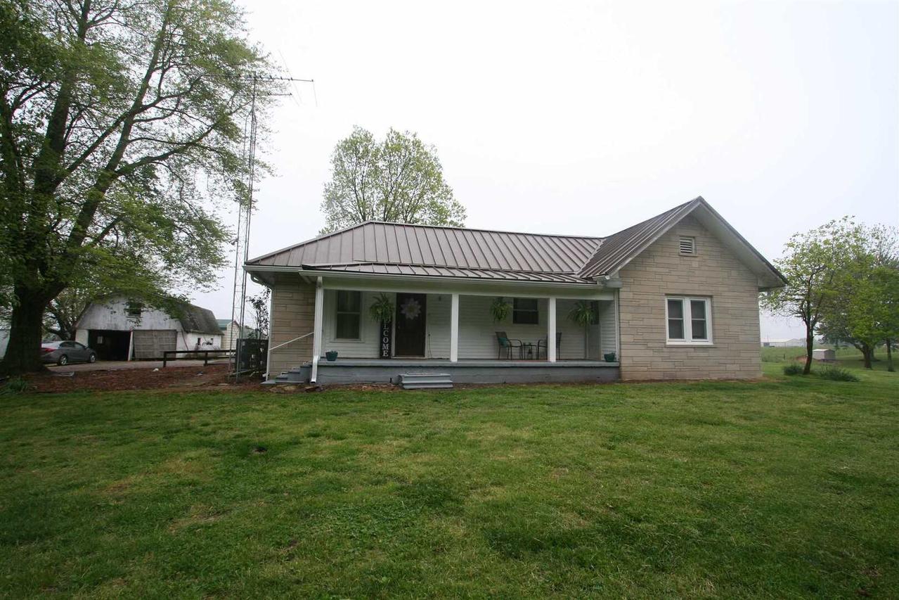 719 County Road 1200 N Rd., Carmi, IL 62821