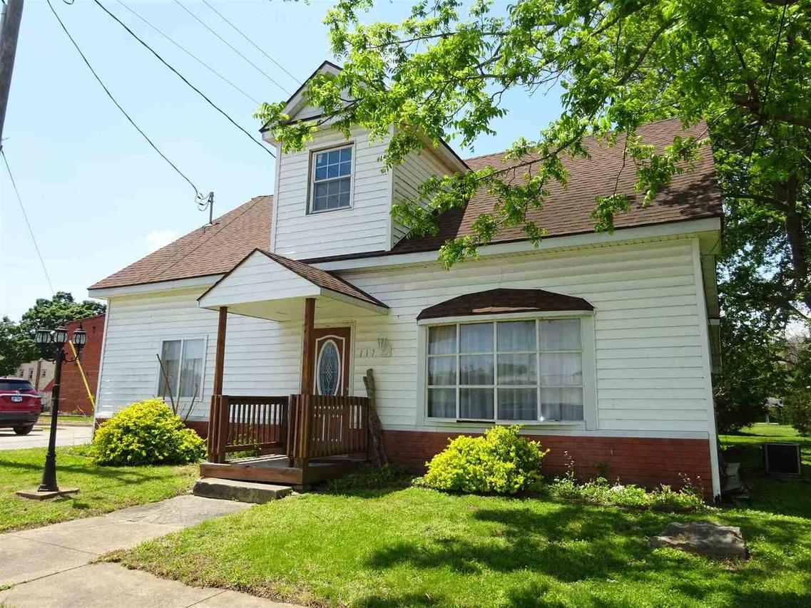 117 N Monroe St., Golconda, IL 62938