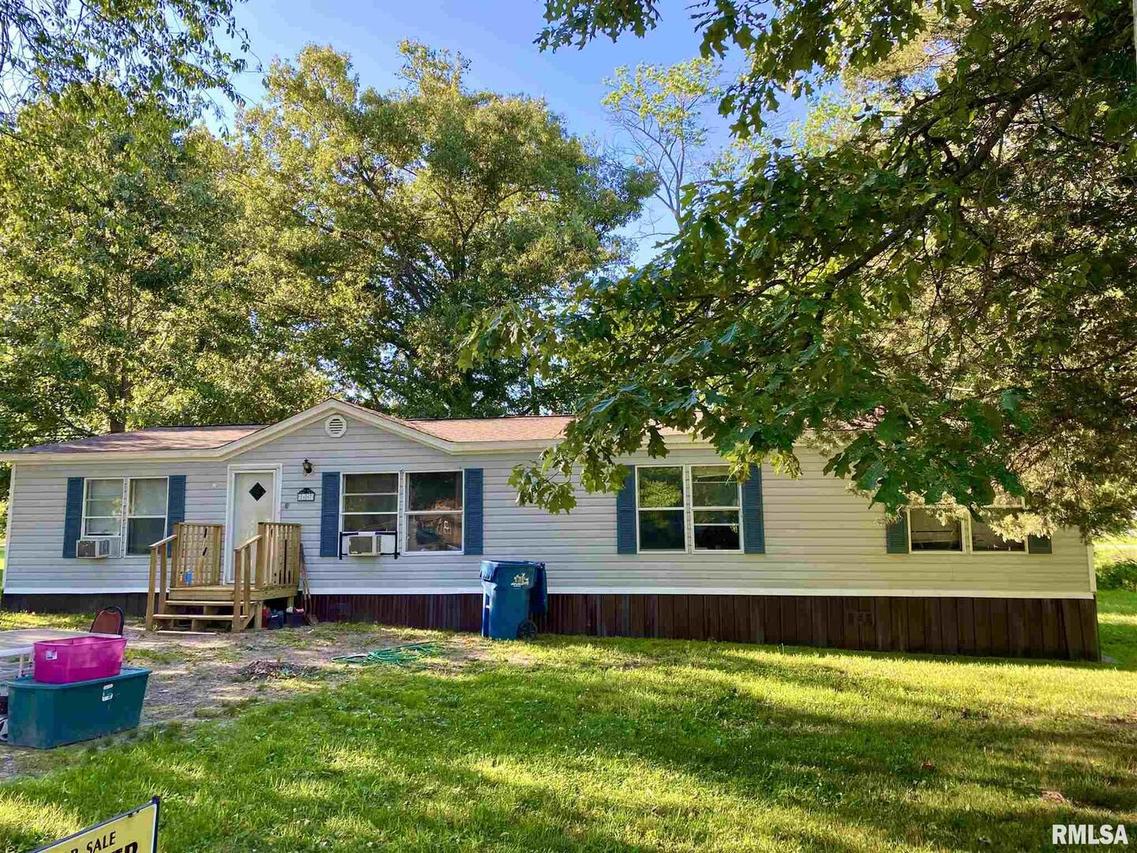 107 W George St., Buckner, IL 62819