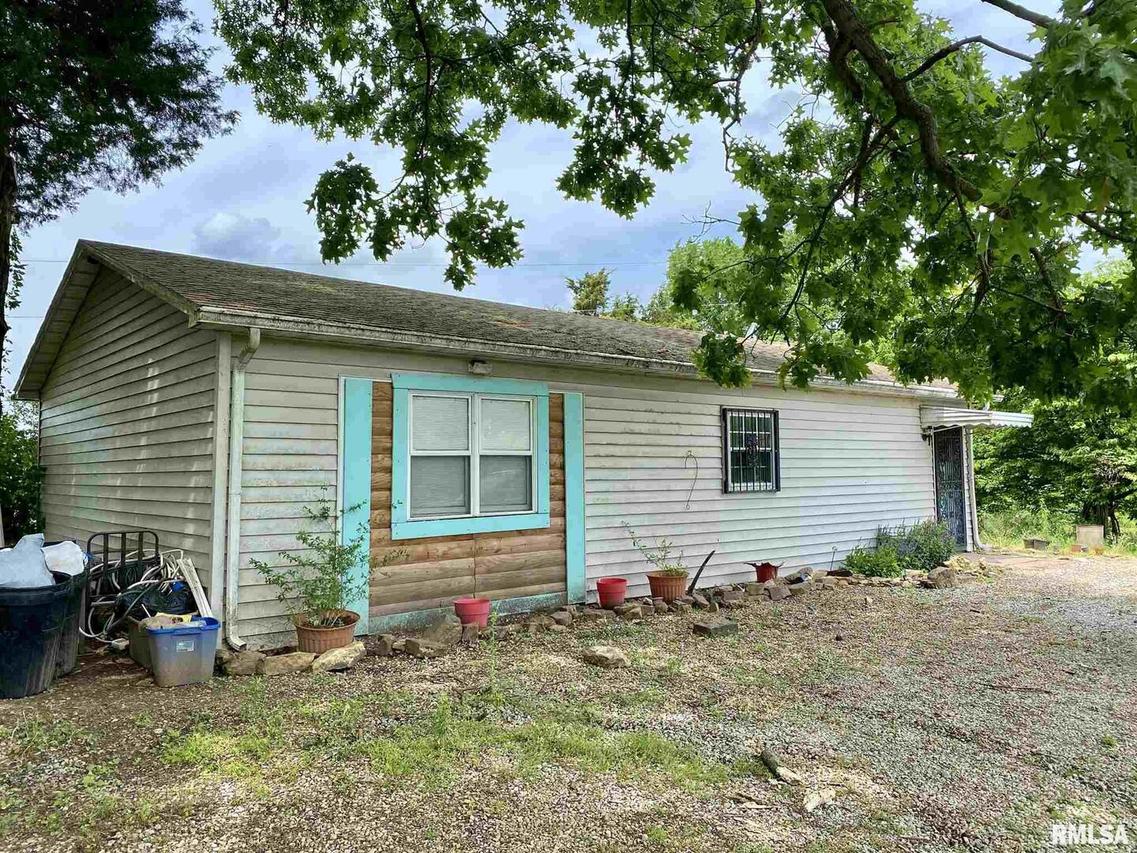 605 Wrights Crossing Rd., Cobden, IL 62920