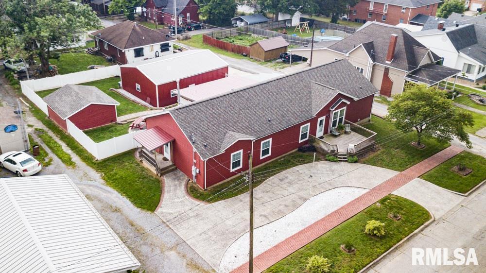 11 W South St., Harrisburg, IL 62946