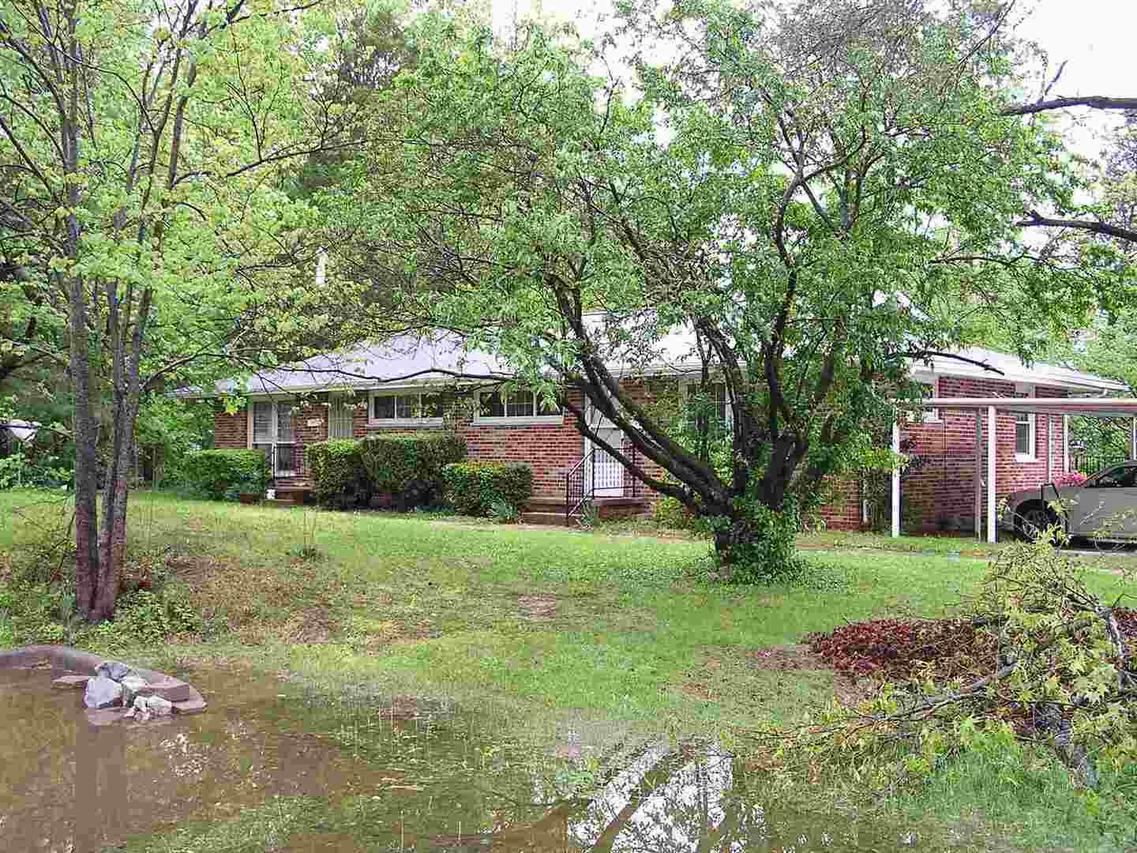 906 W Freeman St., Carbondale, IL 62901