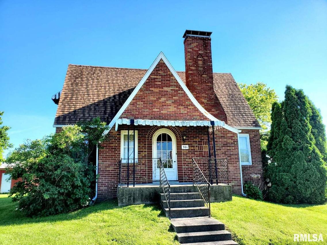 301 Huron St., Irvington, IL 62848