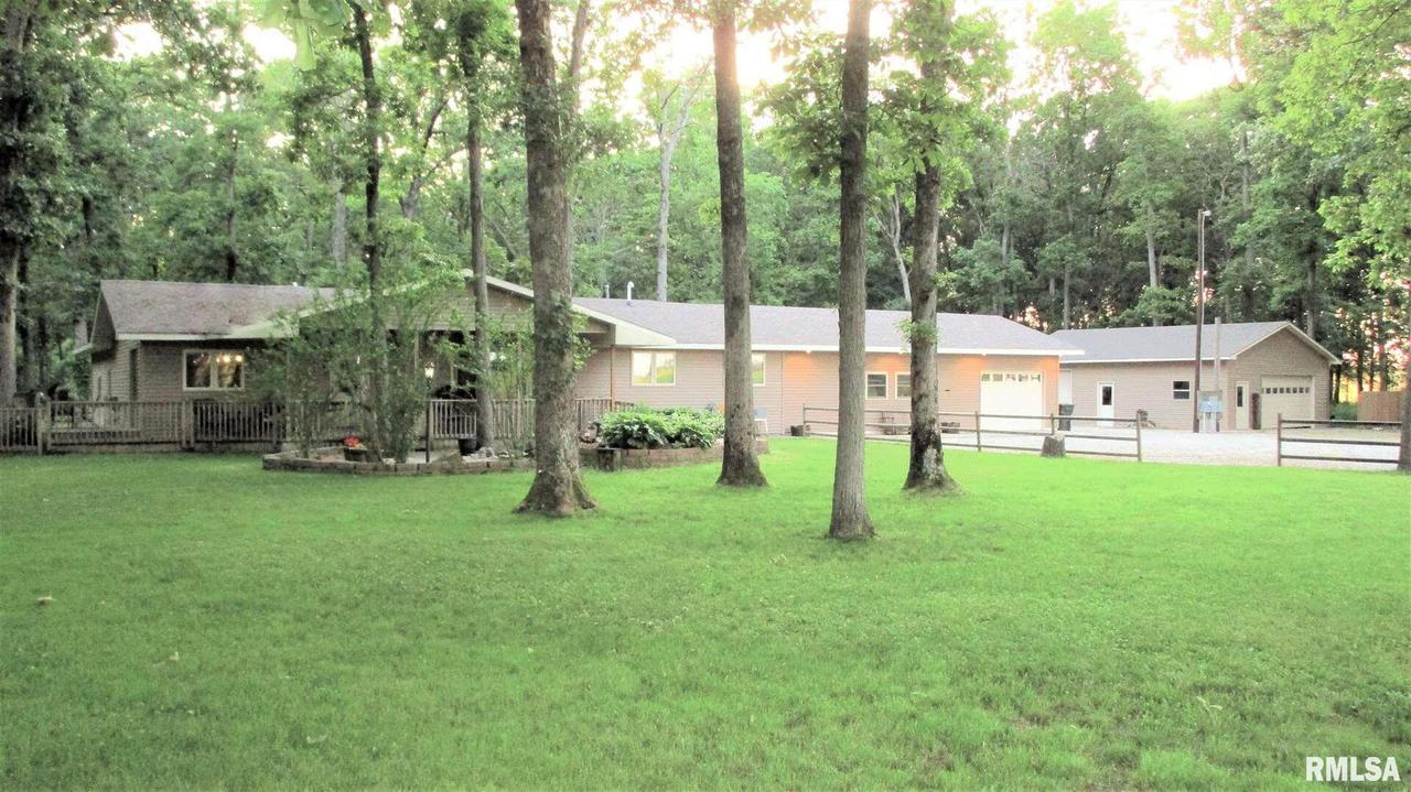 2971 Boxwood Rd., Xenia, IL 62899