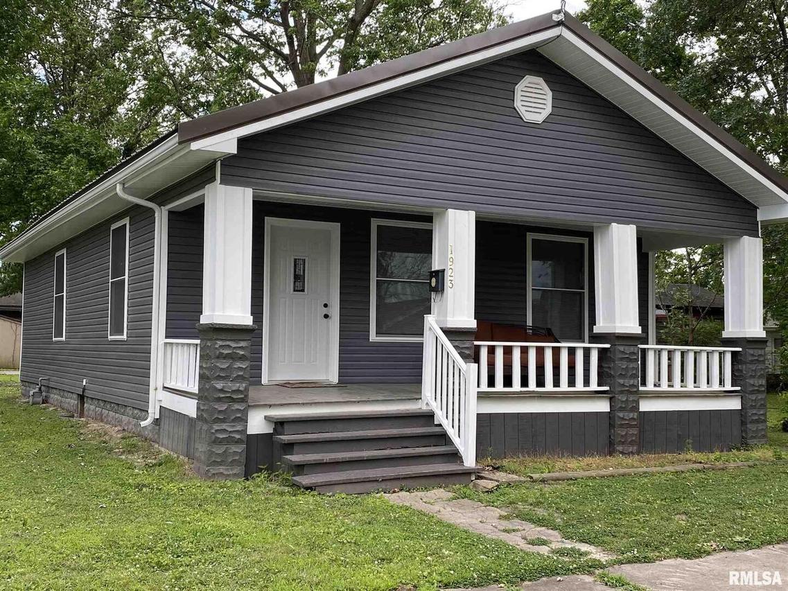1923 Herbert St., Murphysboro, IL 62966