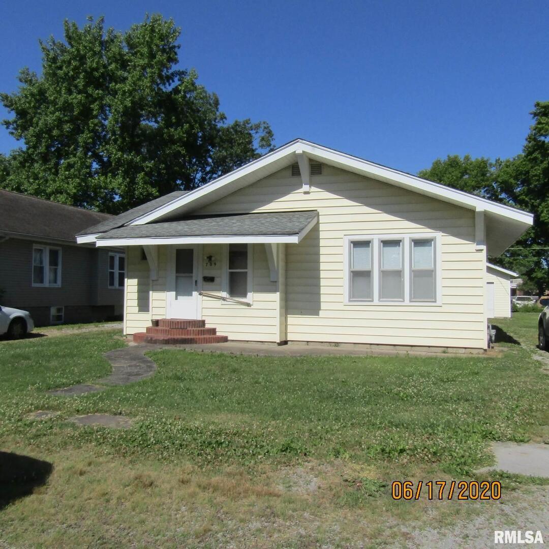 709 N 8th St., Herrin, IL 62948