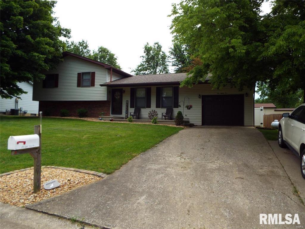 185 Lake Vista Dr., Carlyle, IL