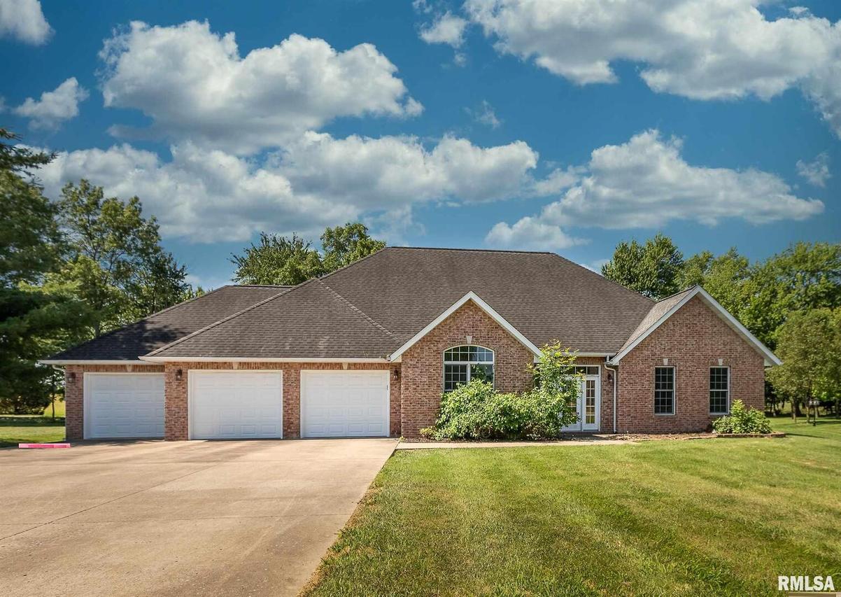 1410 Augusta Dr., Marion, IL 62959