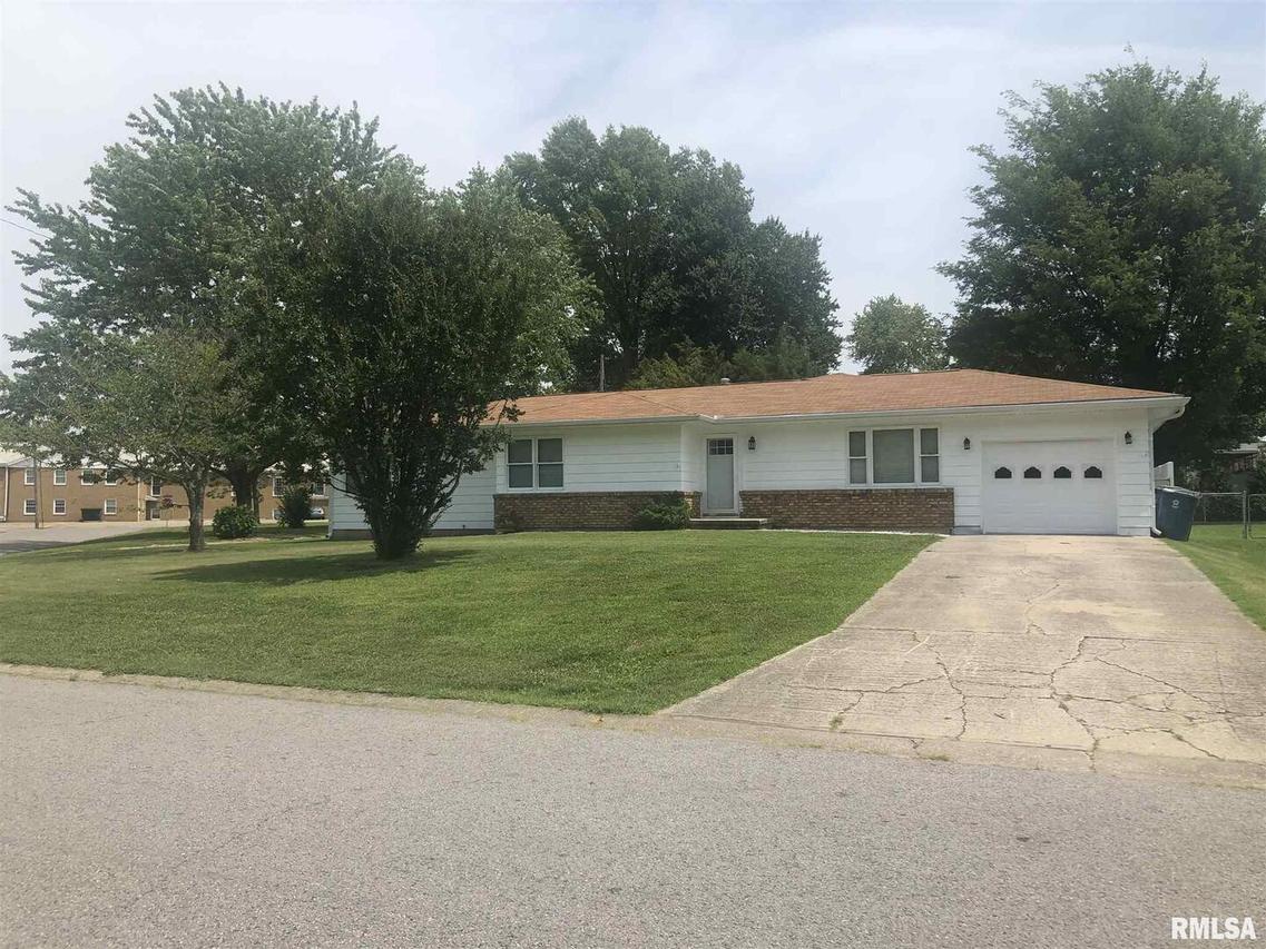 101 Evergreen Dr., Anna, IL 62906