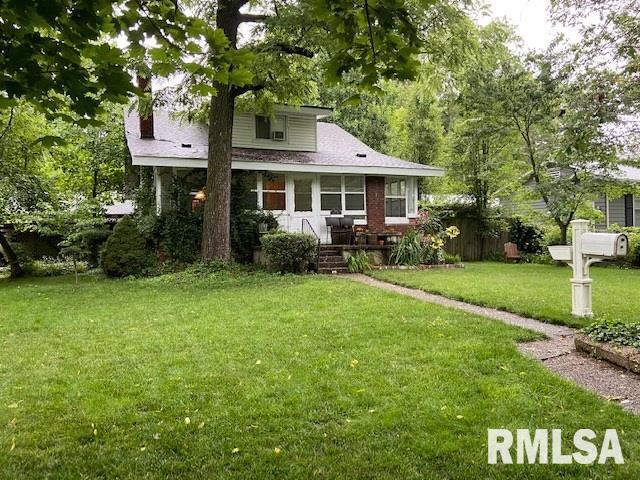 902 S Main St., Benton, IL 62812