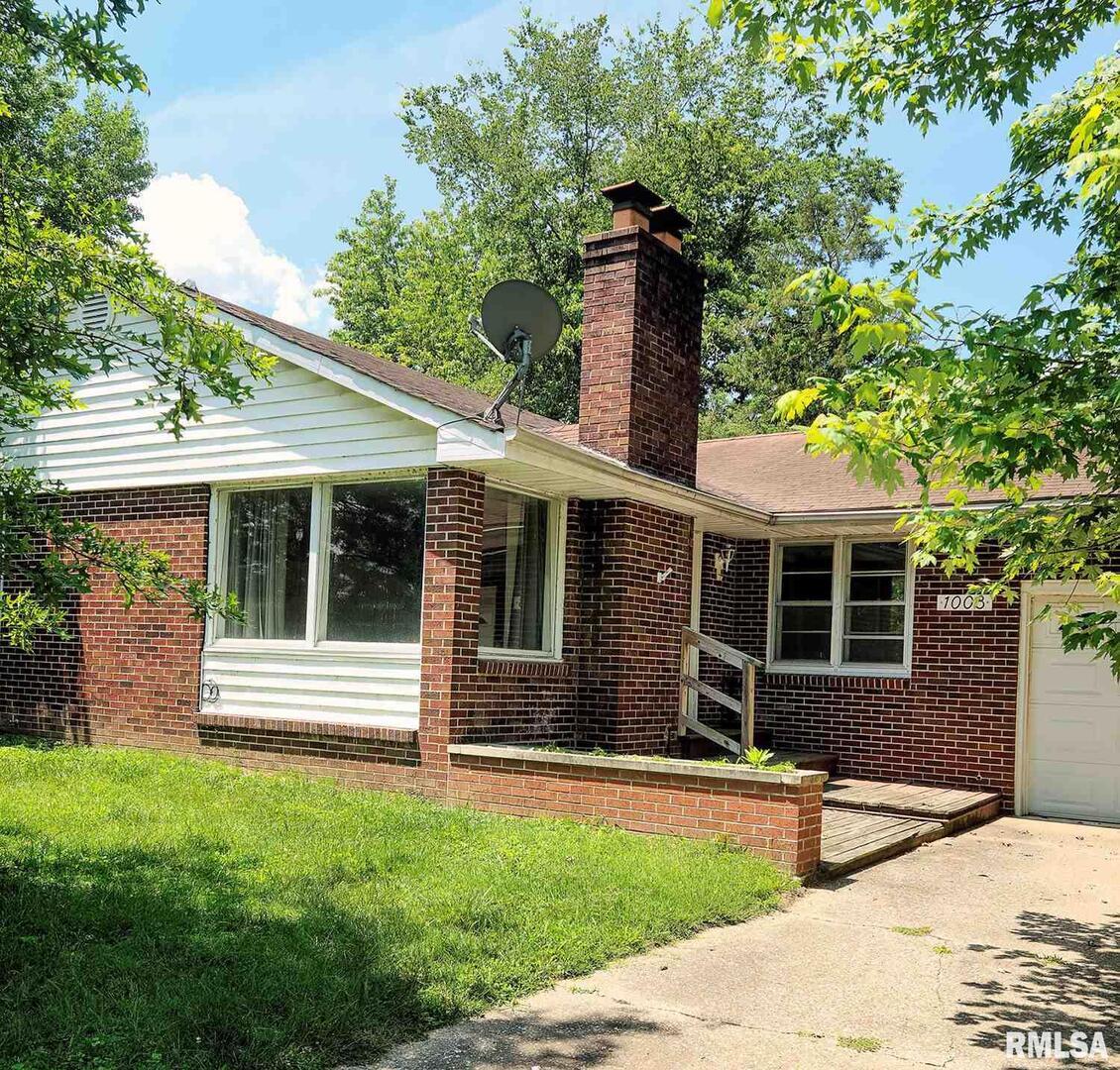 1008 S Skyline Dr., Carbondale, IL 62901