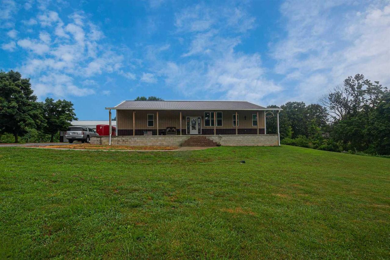 1503 Barnett Rd., Harrisburg, IL 62946