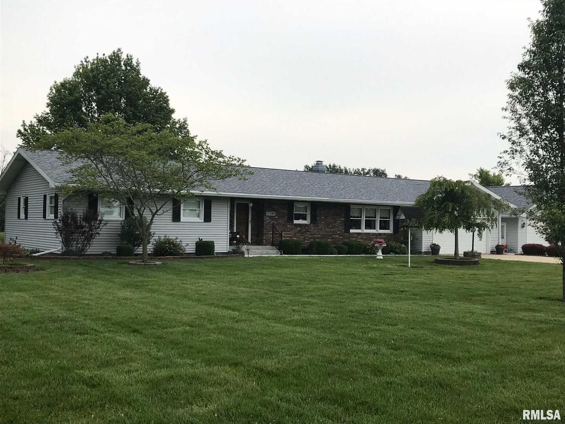 13088 N Woodlawn Ln., Woodlawn, IL 62898