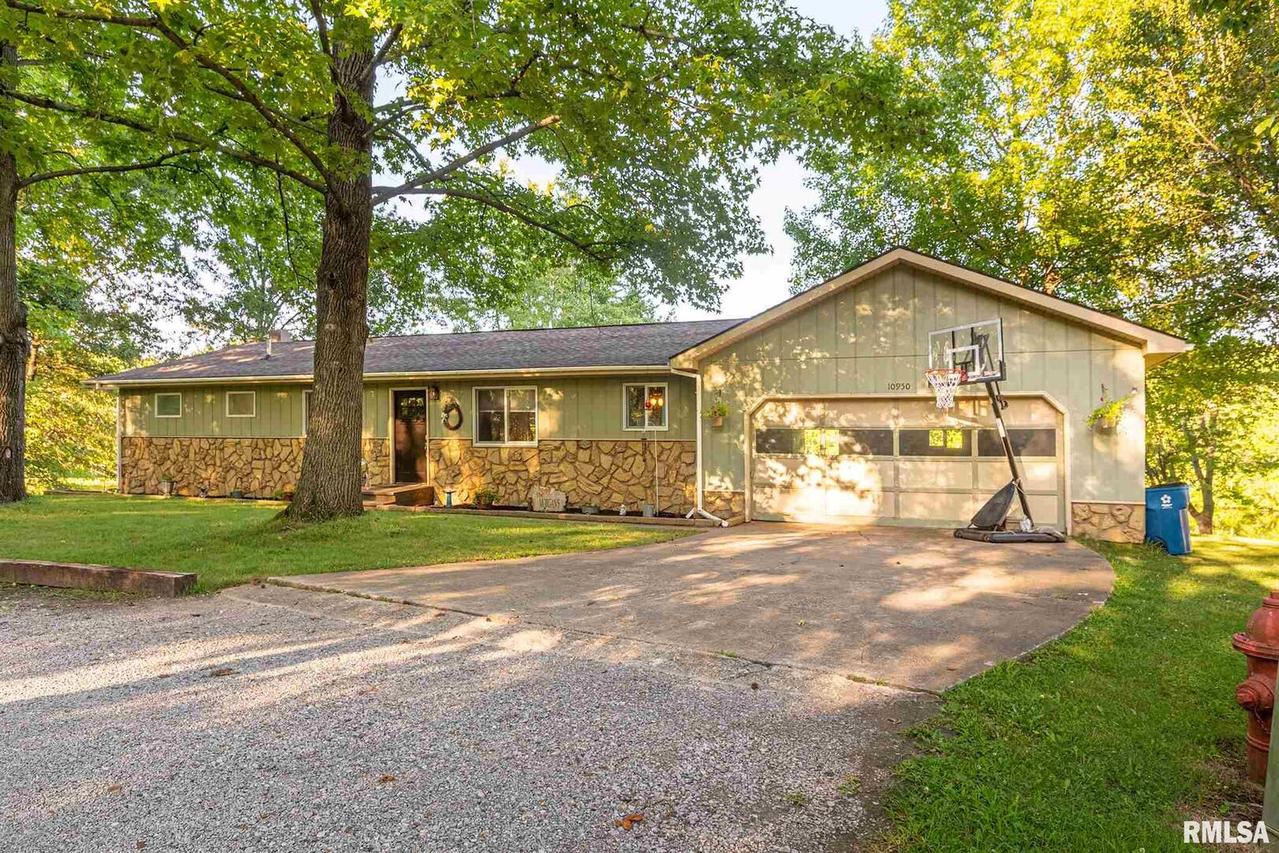 10950 E Old Hickory Ct., Benton, IL 62812