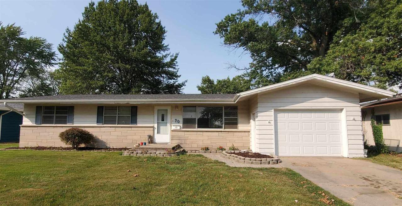 20 Rolling Hills Blvd., Effingham, IL 62401