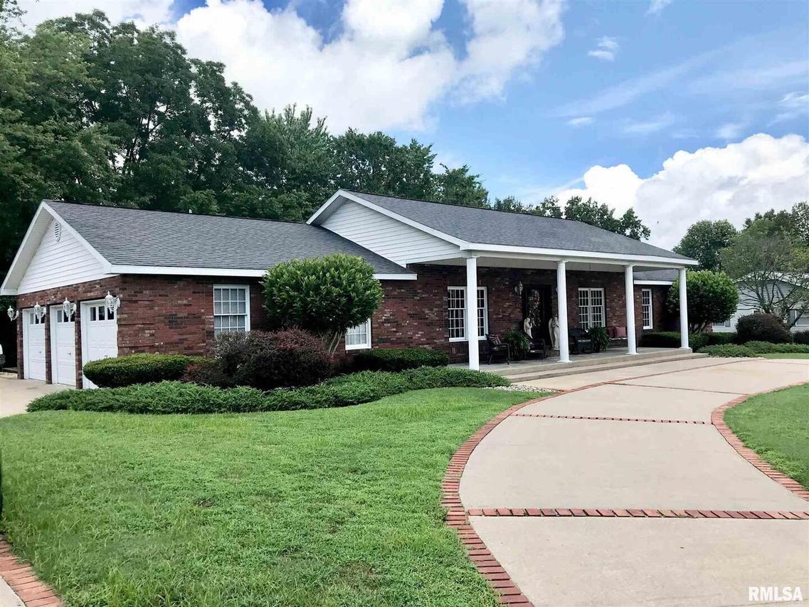 103 Mimosa Dr., Anna, IL 62906