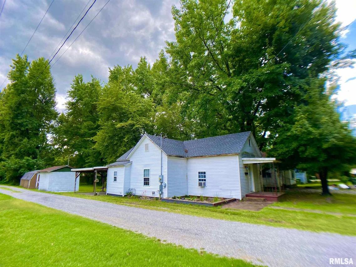 606 W Clay St., Benton, IL 62812