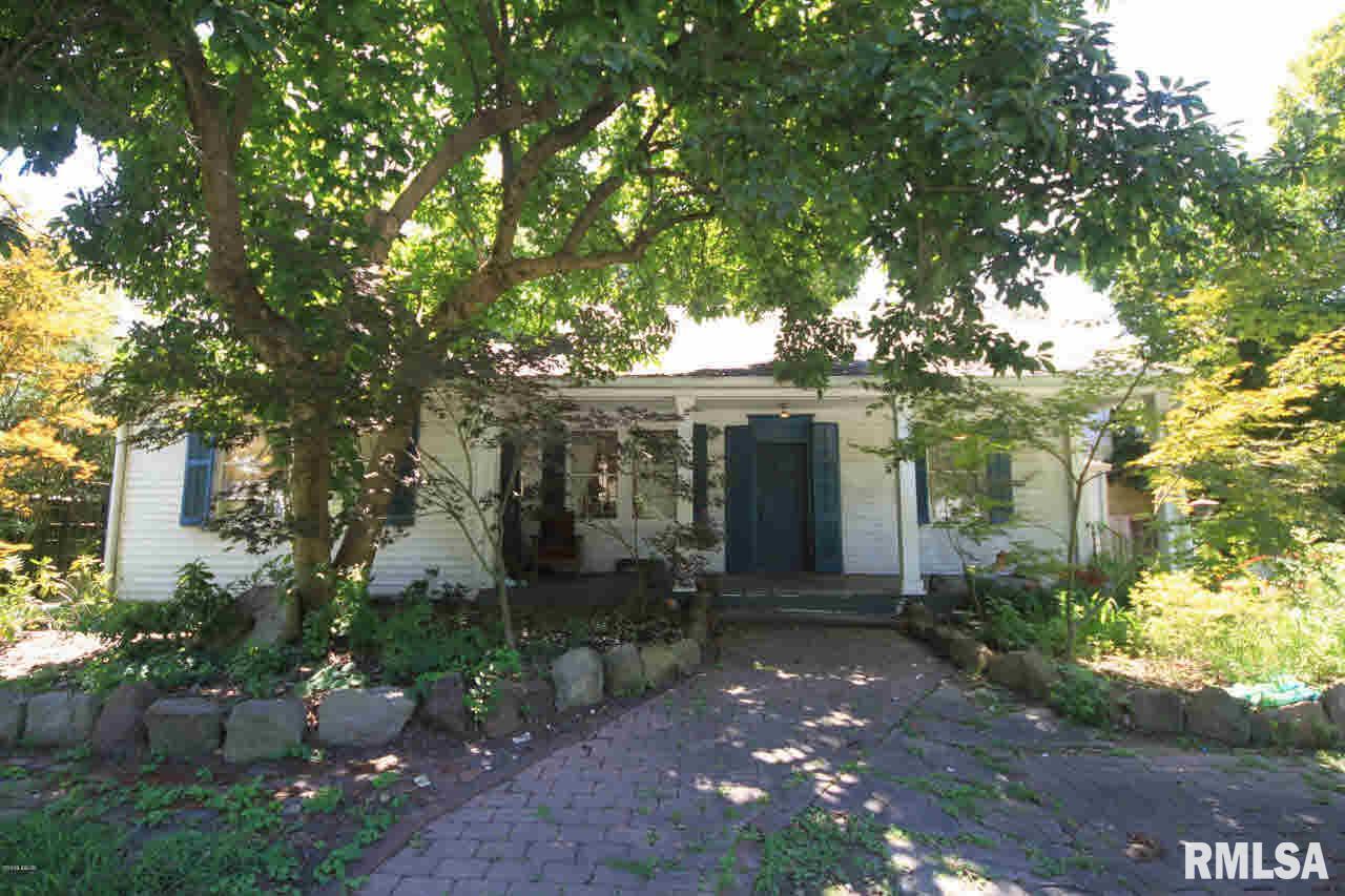 511 W Walnut St., Carbondale, IL 62901