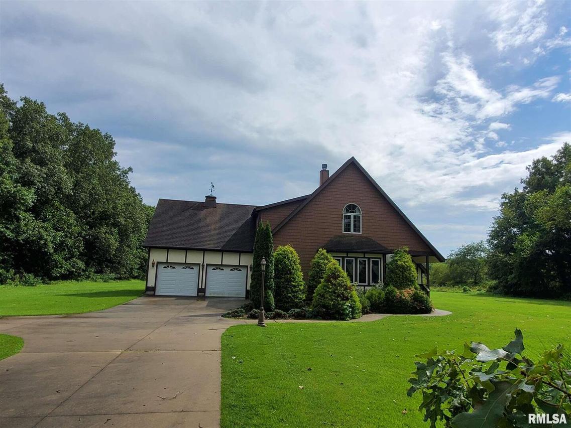 112 Consol Rd., Elkville, IL 62932