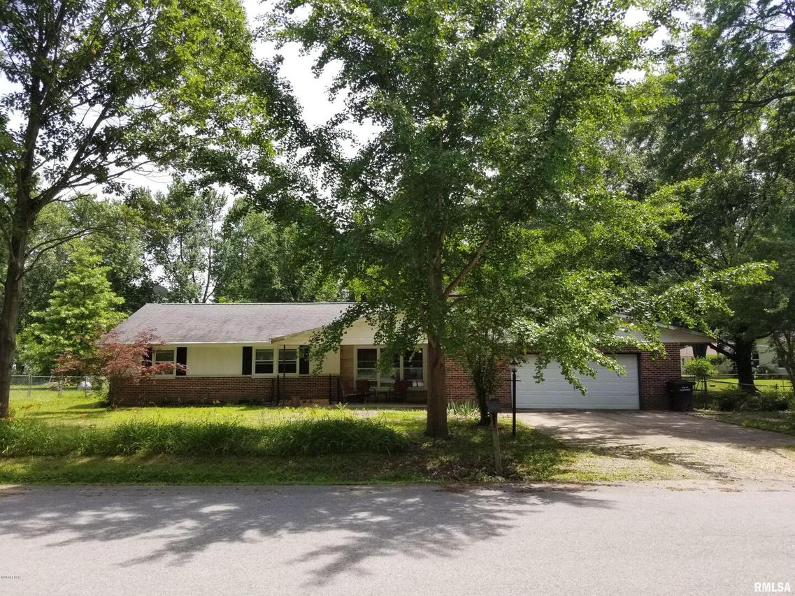 1509 E Gary Dr., Carbondale, IL 62901