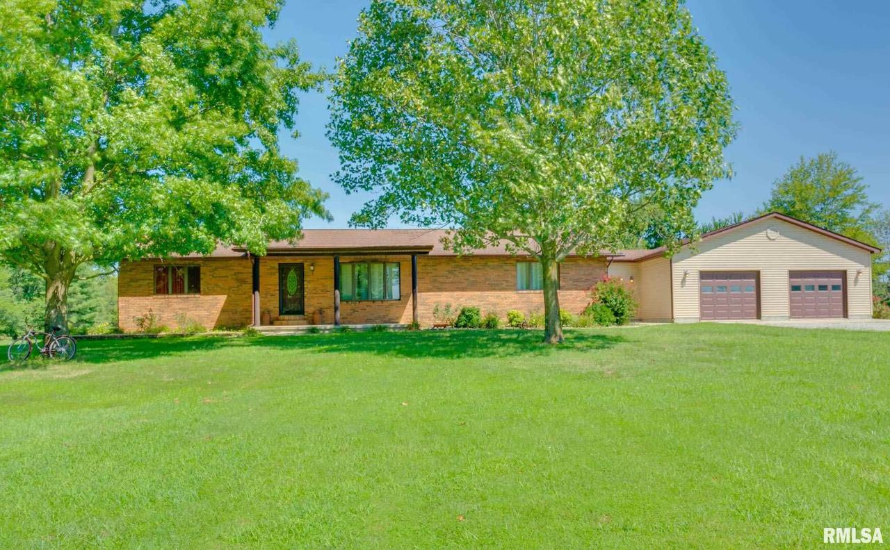 307 N Central St., Woodlawn, IL 62898