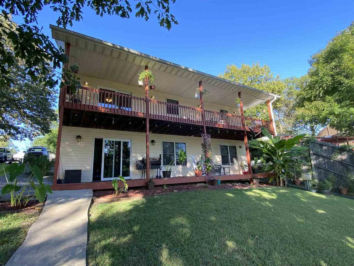 260 Marina Cir., Creal Springs, IL 62922